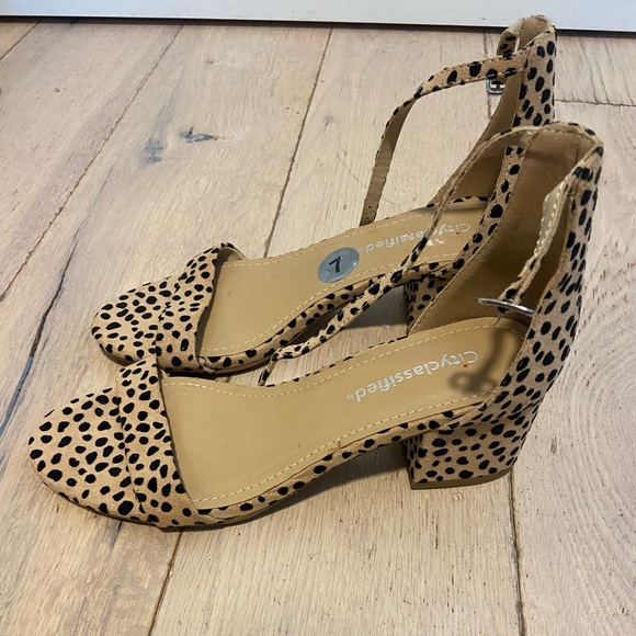 leopard suede heels - Picture 1 of 4